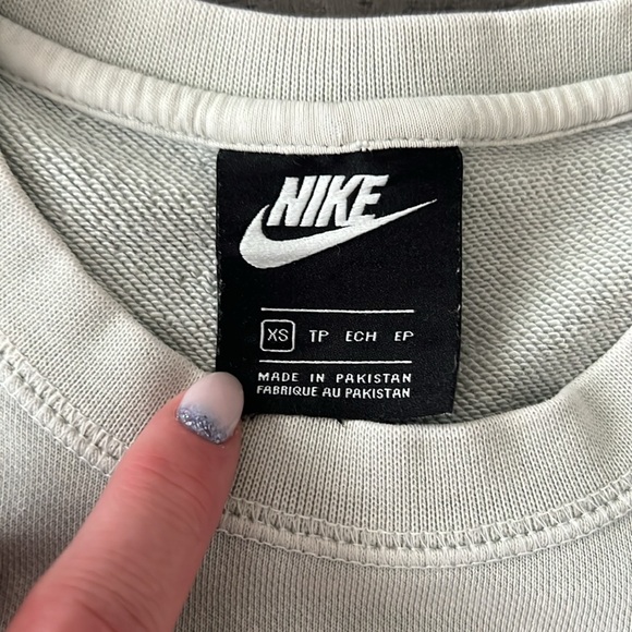 Nike Pale Sea Green Fitted Sweatshirt - Picture 4 of 7